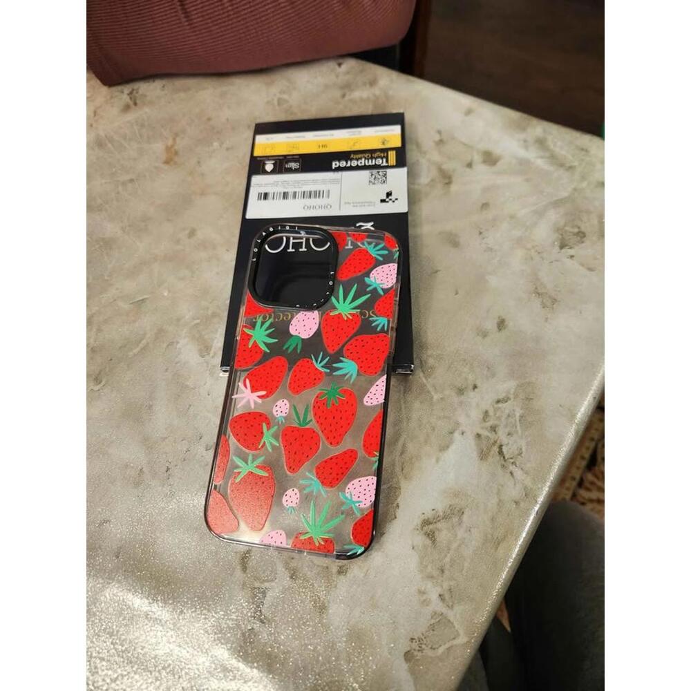 Strawberries : IPhone 14 Pro Max phone case and screen protector